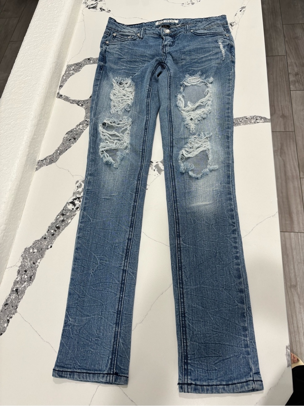 ZCO Women's Distressed jeans size 3